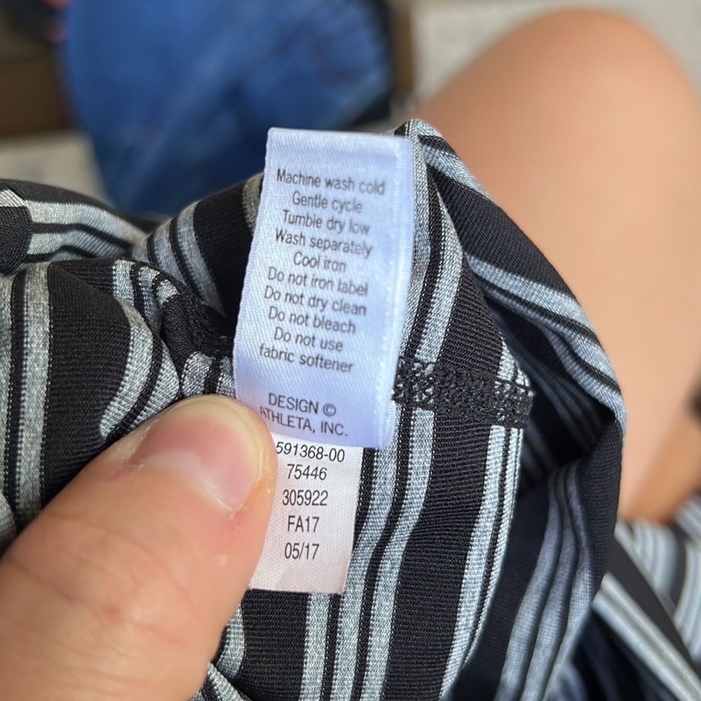 Athleta Stripes Chaturanga Capri Leggings. - Picture 8 of 8